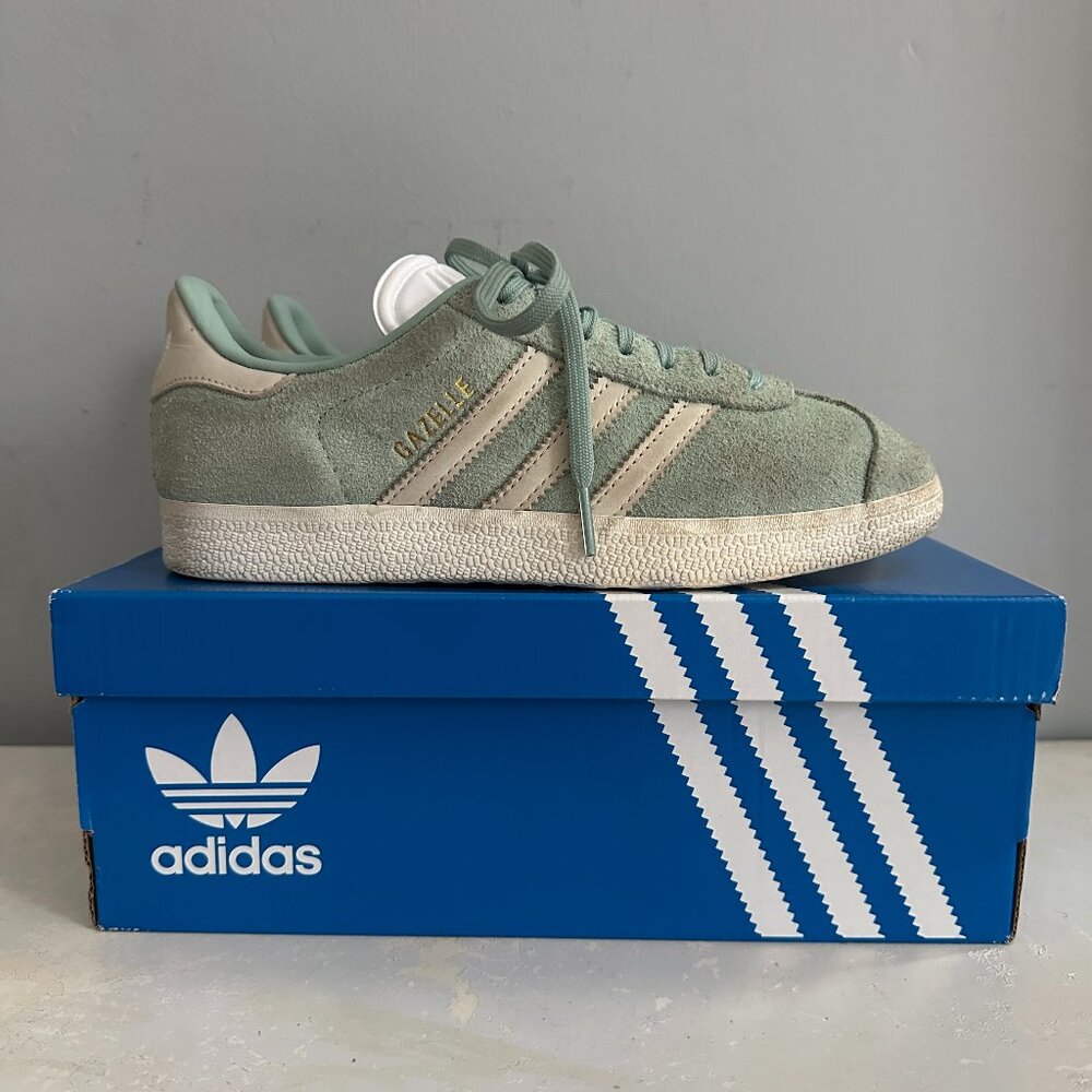 Adidas Classic Gazelle Suede Sneaker Hazy Green Women's Shoe Size 6 IG4393​​
